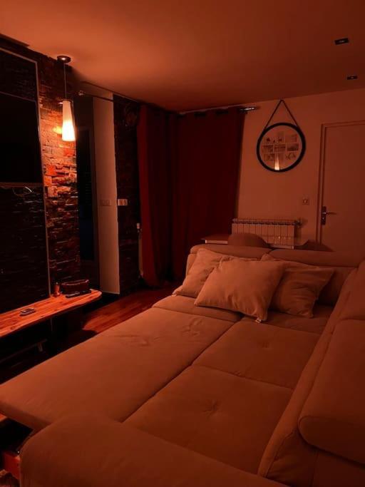 Appartement Convivial Pour Sejourner 勒·克里姆林·比塞特 外观 照片