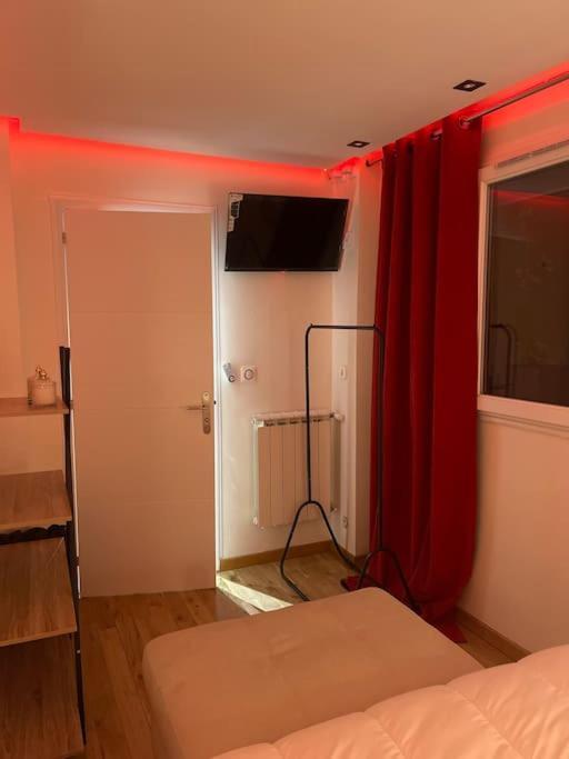 Appartement Convivial Pour Sejourner 勒·克里姆林·比塞特 外观 照片