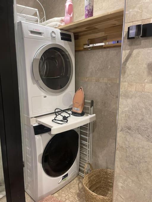 Appartement Convivial Pour Sejourner 勒·克里姆林·比塞特 外观 照片